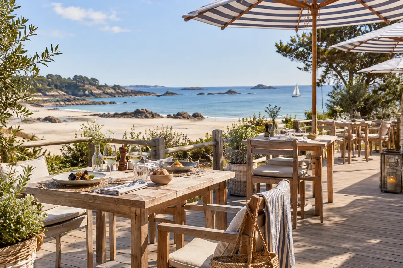 Illustration IA d’une terrasse sur une plage bretonne imaginaire